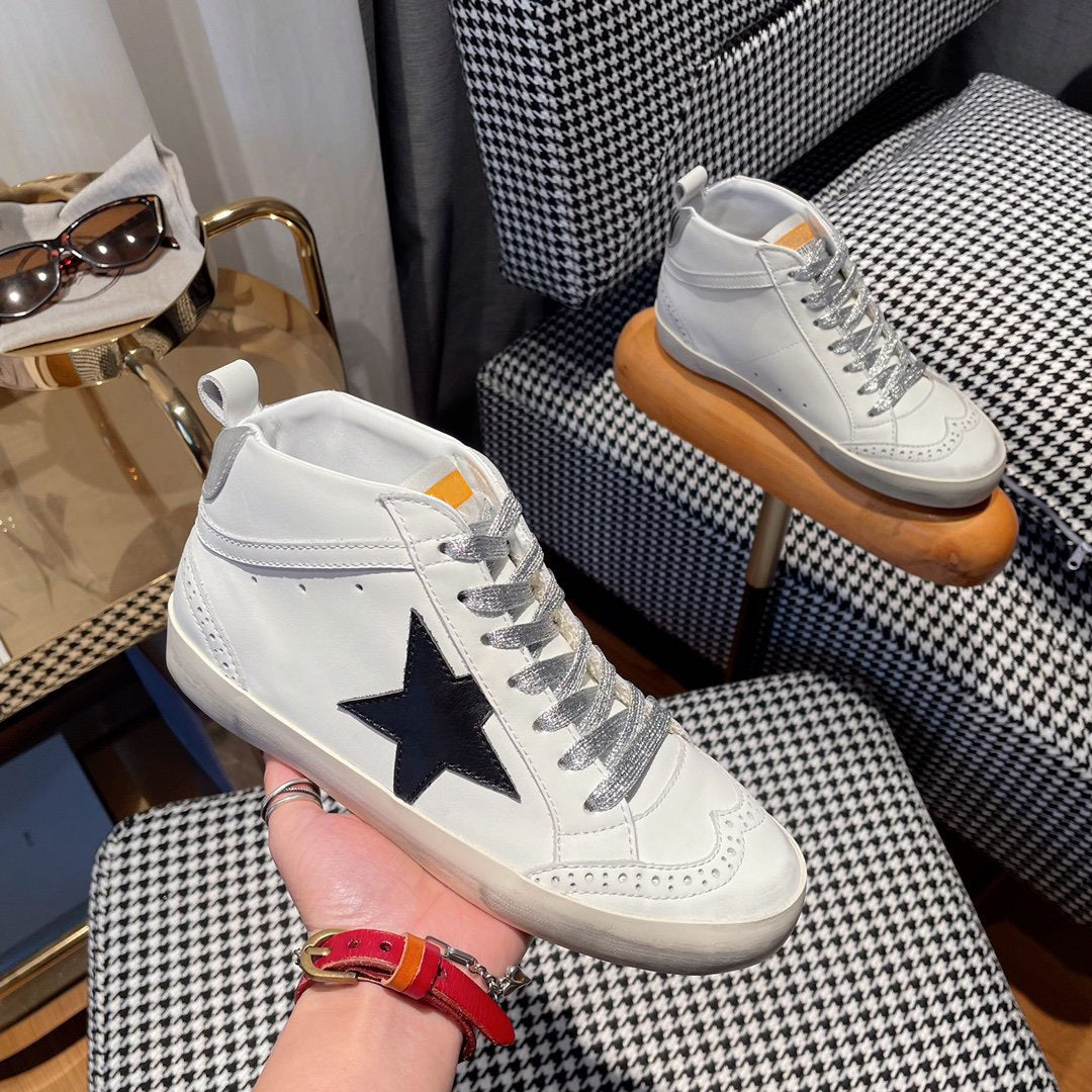 Classic Retro Small White Shoes